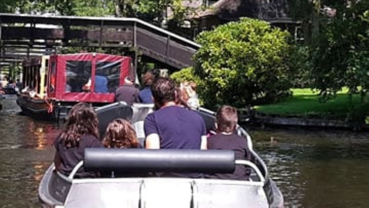 Hire boat on a canal in Giethoorn