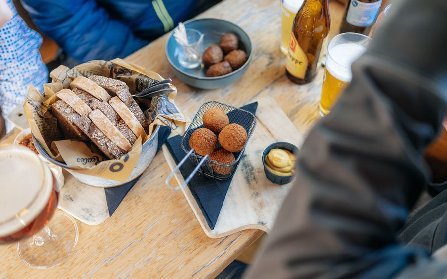 Bier, kluif en ballen: Bierverkostung auf der Rundfahrt