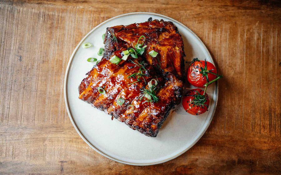 Unbegrenzte Spareribs am Wochenende