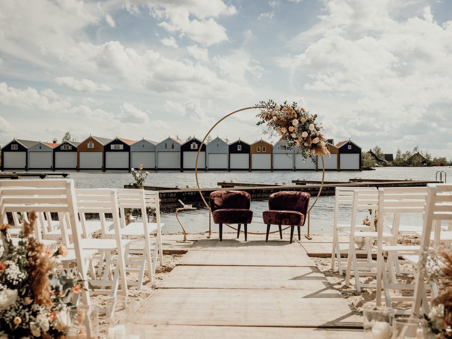 Set-up for a wedding ceremony on the private beach of Villa Bodelaeke