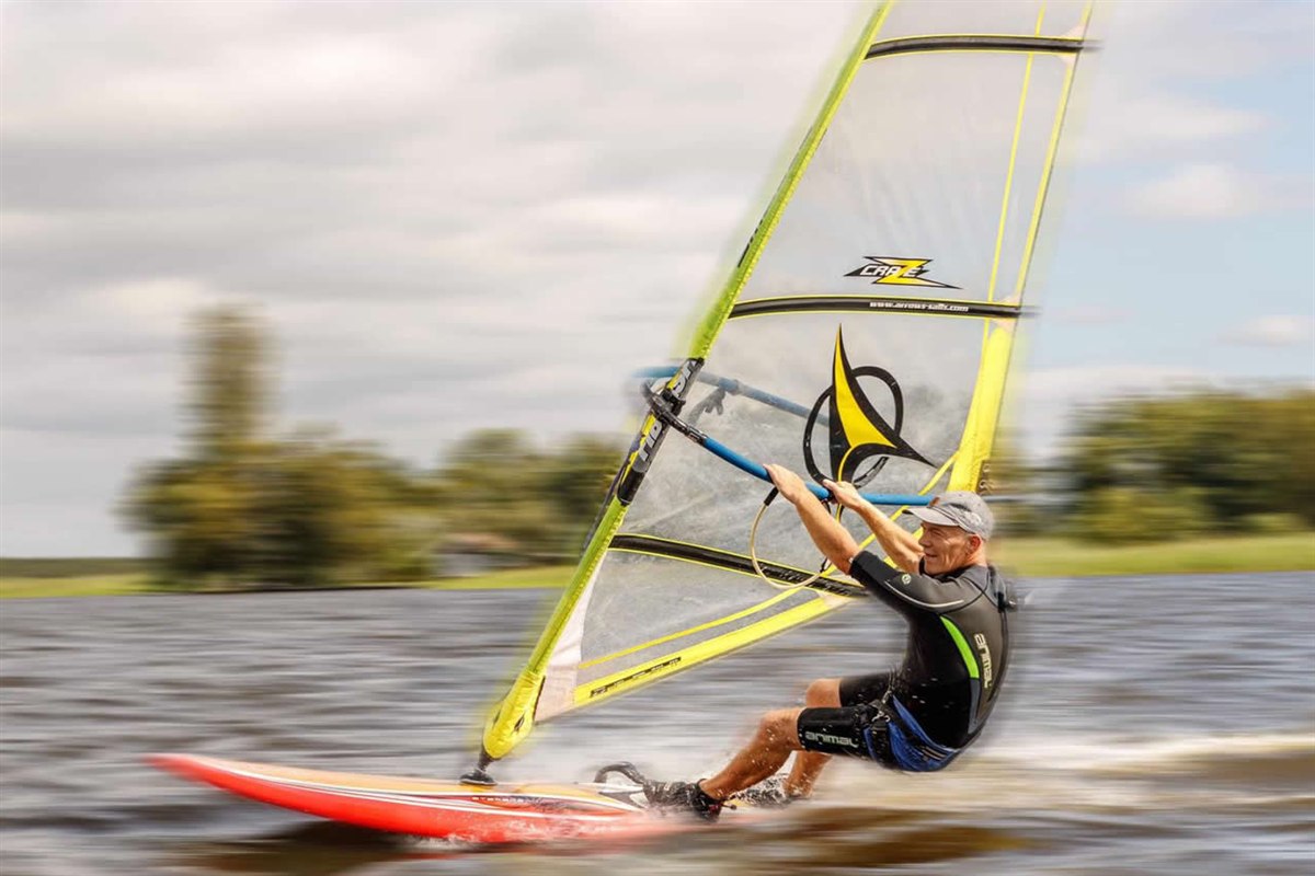 Windsurfers on the Bovenwiede at Camping D'Hof