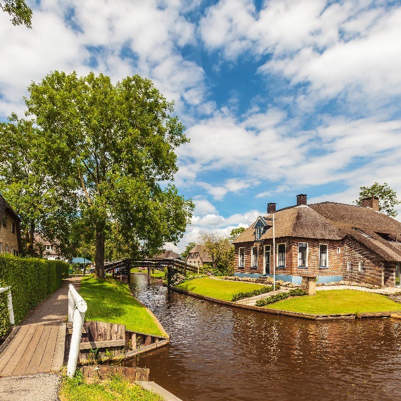 Mit öffentlichen Verkehrsmitteln nach Giethoorn: so geht es