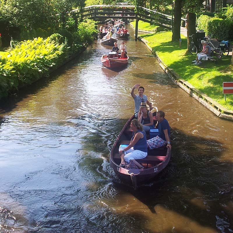 Whisper boat Giethoorn