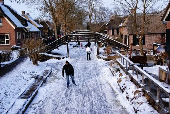 ice skating in Giethoorn